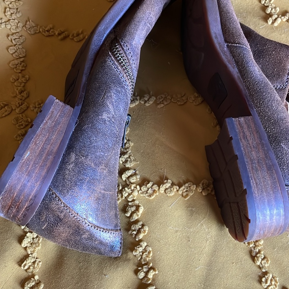 EUC Born leather shoes - Picture 10 of 13